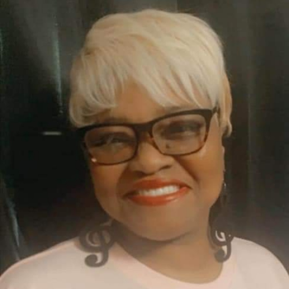 Meet your Posher, Regina